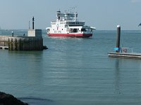 2013 Vakantie Nederland - Solent  Aankomst van de grote ferry van  Southampton naar Cowes : 2013, Cowes, Zeilen, vakantie